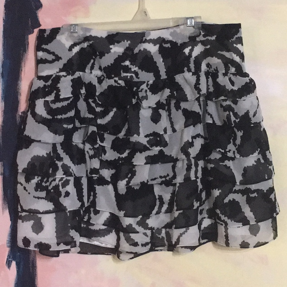 EXPRESS SKIRT 16” LENGTH SIZE 4